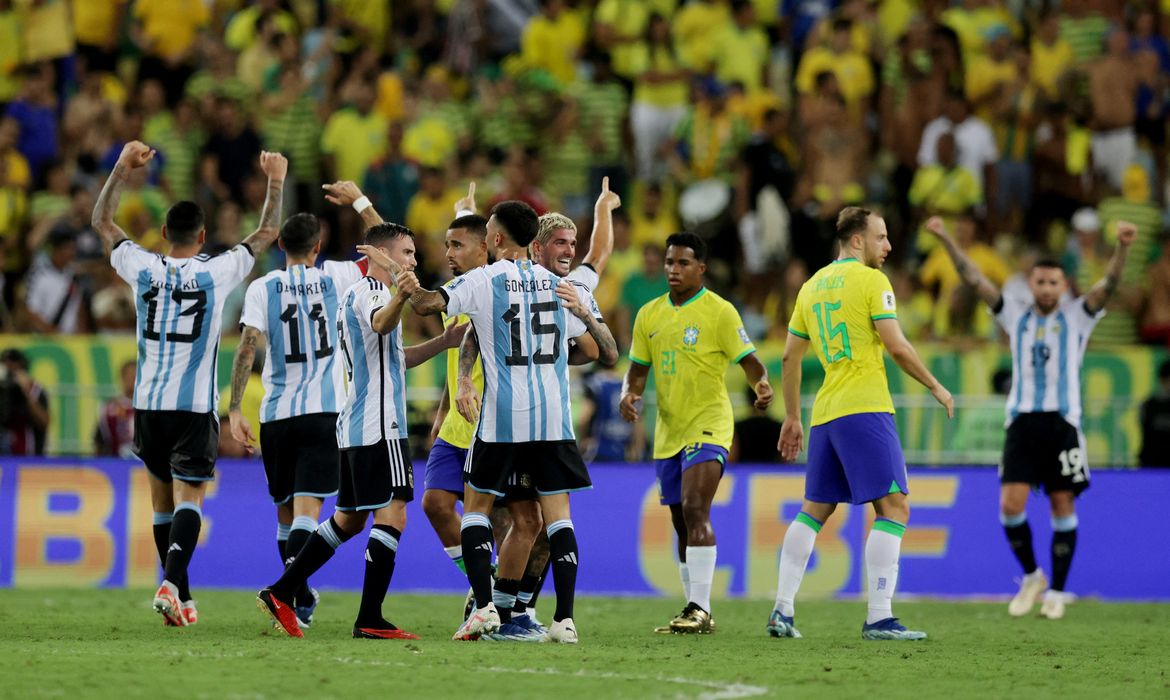 Brasil vence Colômbia e assume liderança do grupo B no futebol dos Jogos Pan -Americanos