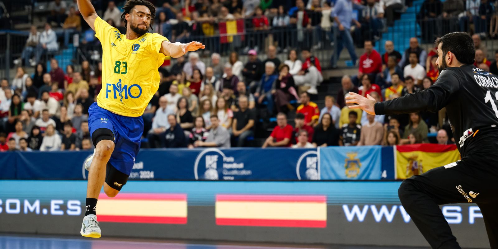 Brasil goleia o Paraguai e estreia bem no handebol feminino