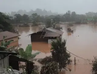 Número de mortes pelas enchentes no RS chega a 100