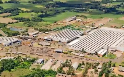 John Deere deve suspender produção de máquinas agrícolas no RS por dois meses
