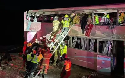 Acidente com ônibus de turismo deixa uma vítima fatal e vários feridos no Chile